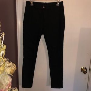 🦋Black jeans in perfect condition🦋